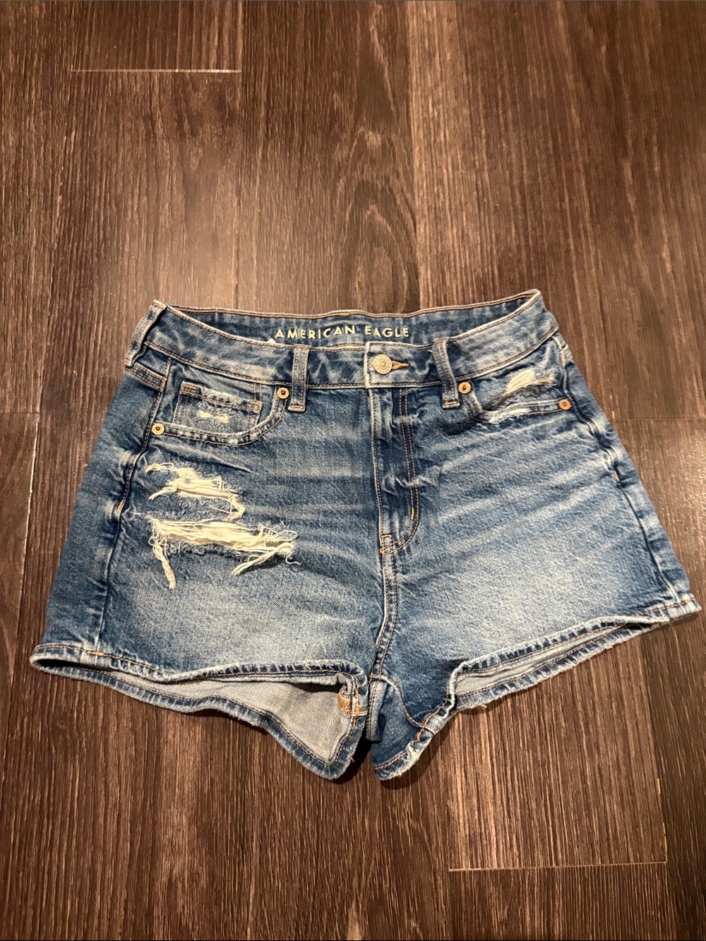 American Eagle strigid jean shorts sz 4